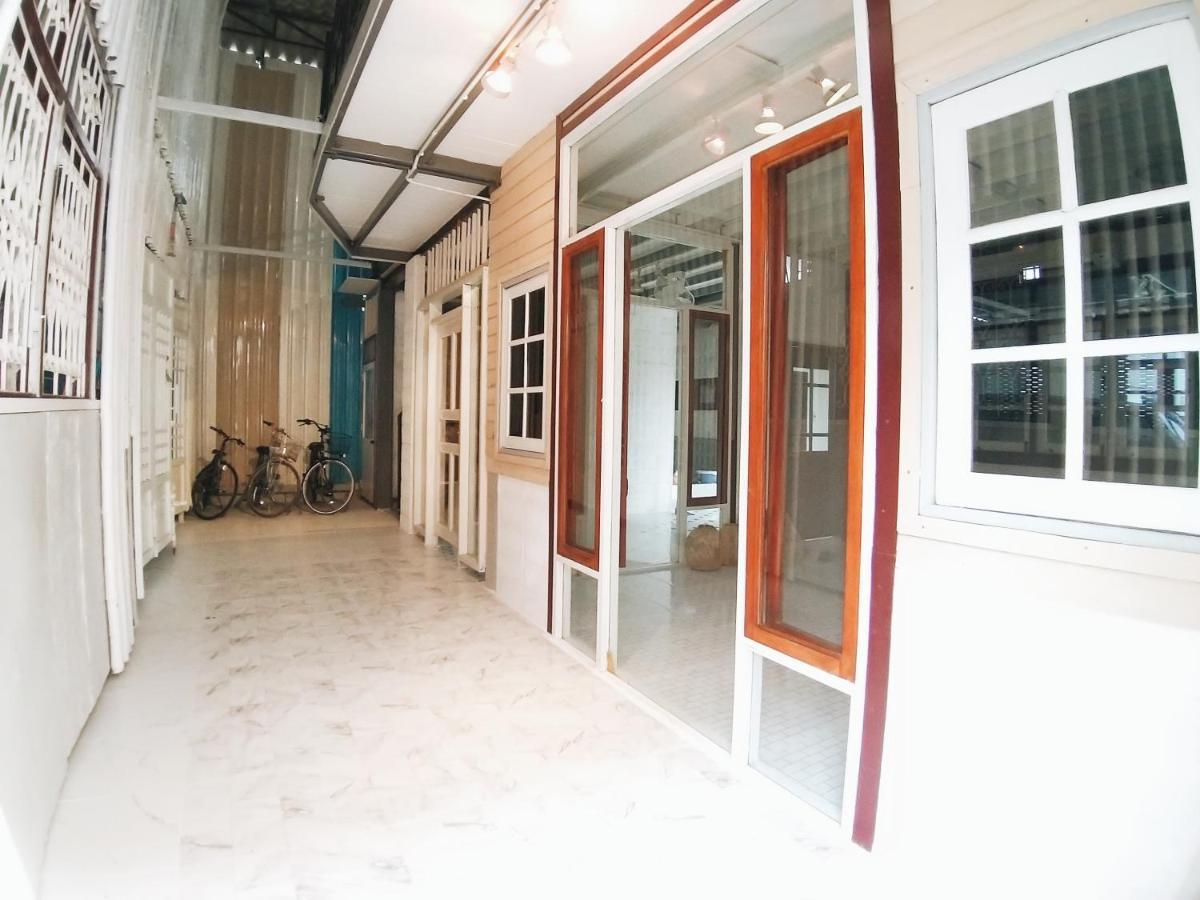 The Warehouse - Ayutthaya Appartement Buitenkant foto