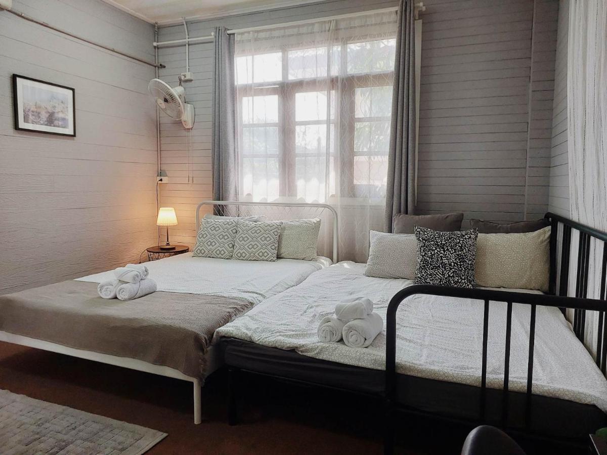 The Warehouse - Ayutthaya Appartement Buitenkant foto
