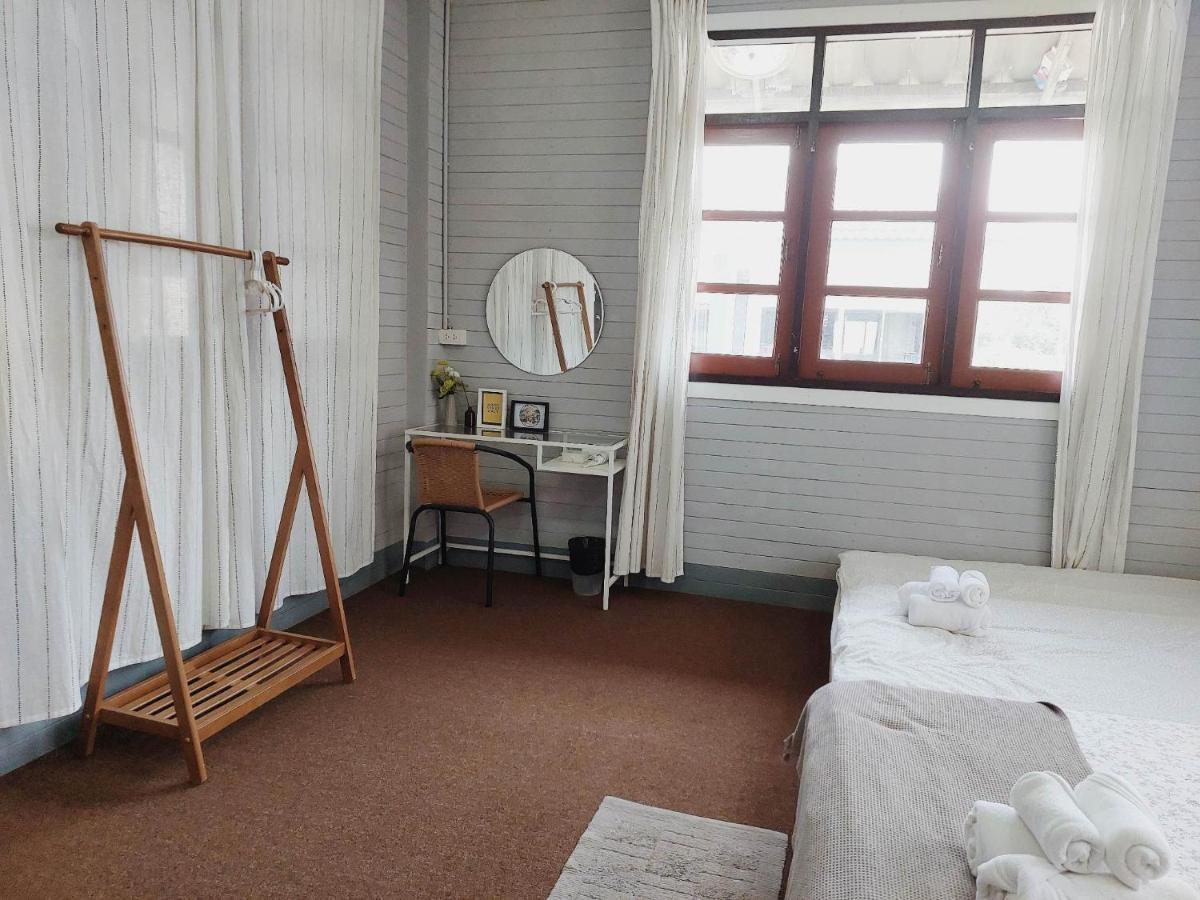 The Warehouse - Ayutthaya Appartement Buitenkant foto