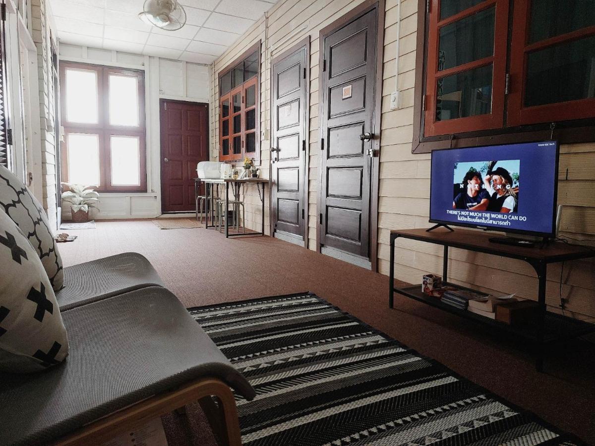 The Warehouse - Ayutthaya Appartement Buitenkant foto