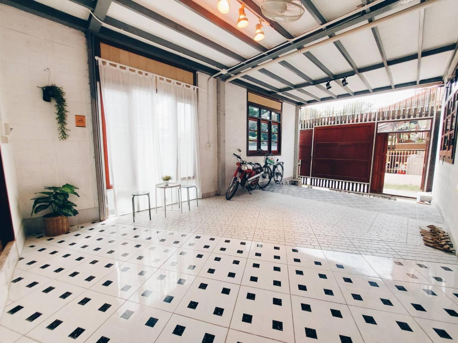 The Warehouse - Ayutthaya Appartement Buitenkant foto