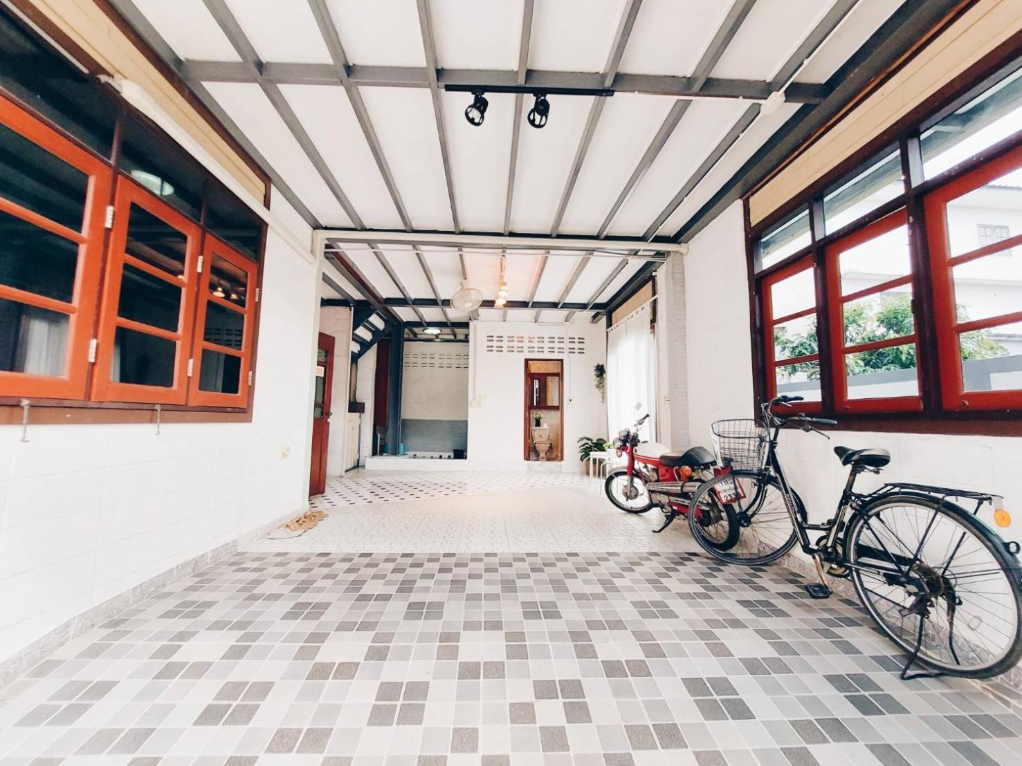 The Warehouse - Ayutthaya Appartement Buitenkant foto